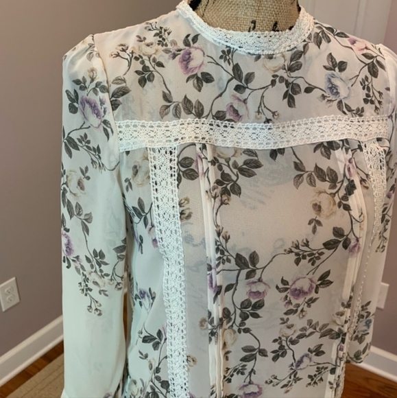 Lauren Conrad Runway Cream Floral Blouse Top Woman's Small S High Neck Feminine - Picture 5 of 13